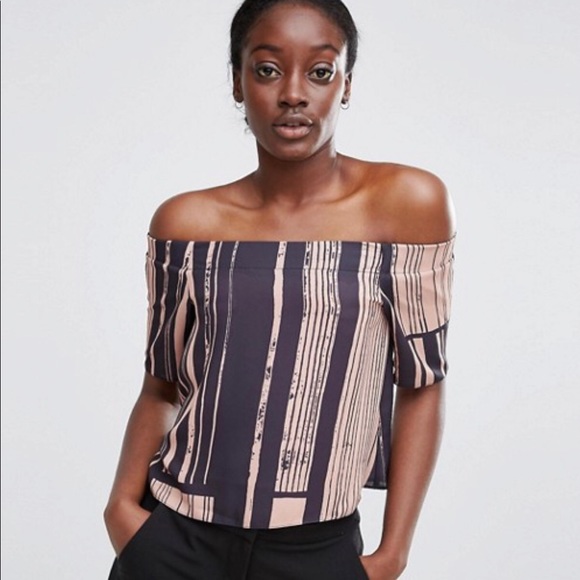 Off Shoulder Top in Abstract Stripe - Picture 3 of 3